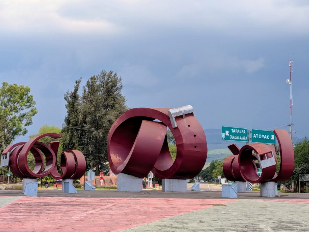 Atoyac leather belt artisan town Jalisco roundabout sculpture